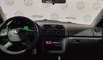 Skoda Fabia, 2012 full