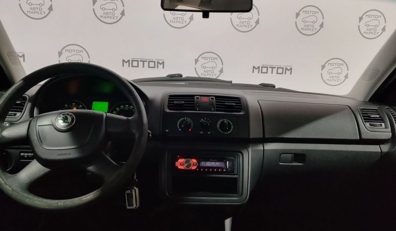Skoda Fabia, 2012 full