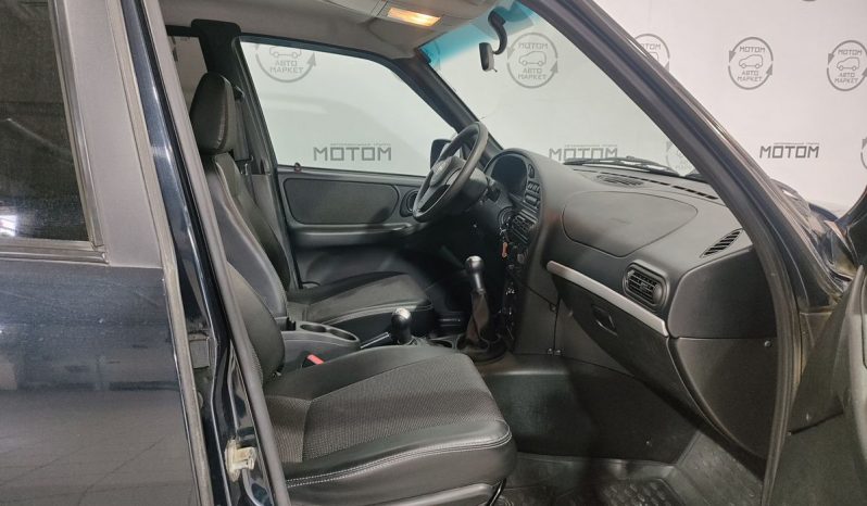 Chevrolet Niva, 2012 full