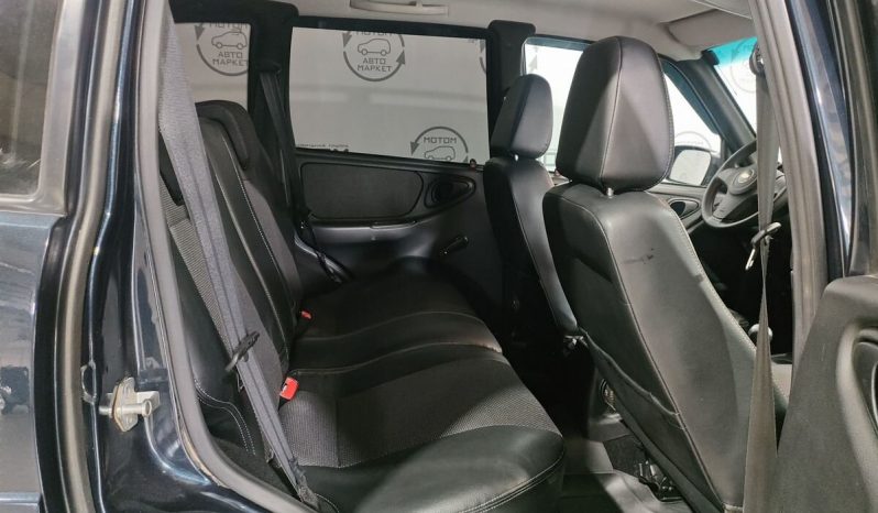 Chevrolet Niva, 2012 full
