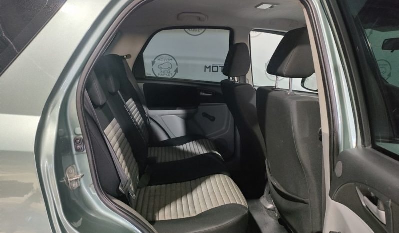 Suzuki SX4, 2012 full