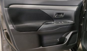 Mitsubishi Outlander, 2015 full