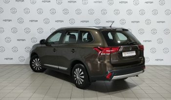 Mitsubishi Outlander, 2015 full