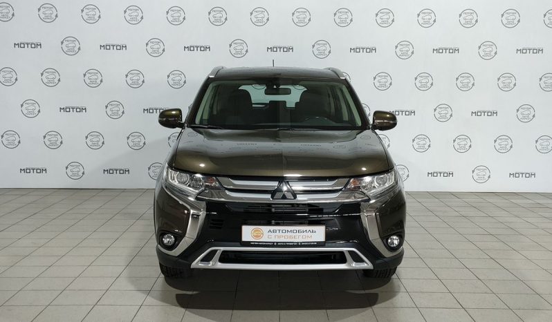 Mitsubishi Outlander, 2015 full