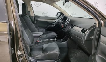 Mitsubishi Outlander, 2015 full