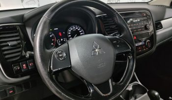 Mitsubishi Outlander, 2015 full