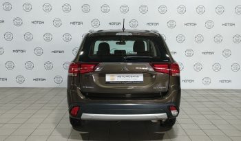 Mitsubishi Outlander, 2015 full