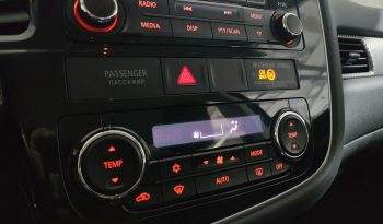 Mitsubishi Outlander, 2015 full