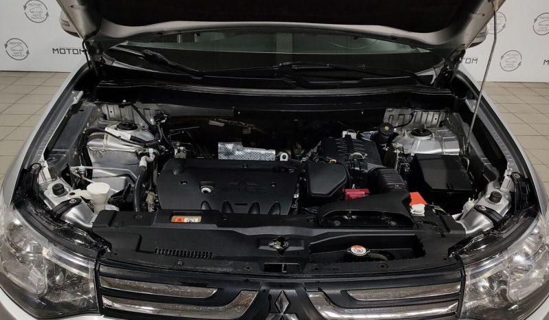 Mitsubishi Outlander, 2013 full