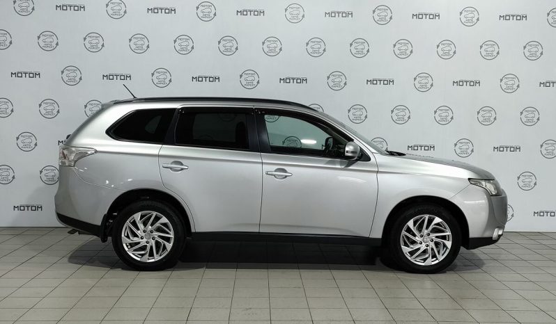 Mitsubishi Outlander, 2013 full