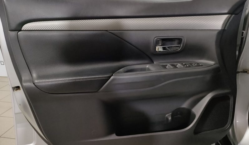 Mitsubishi Outlander, 2013 full