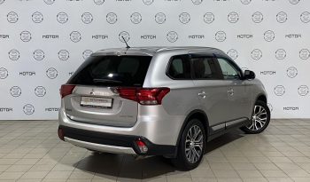 Mitsubishi Outlander, 2016 full