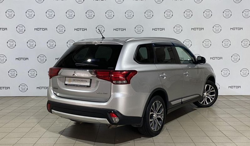 Mitsubishi Outlander, 2016 full
