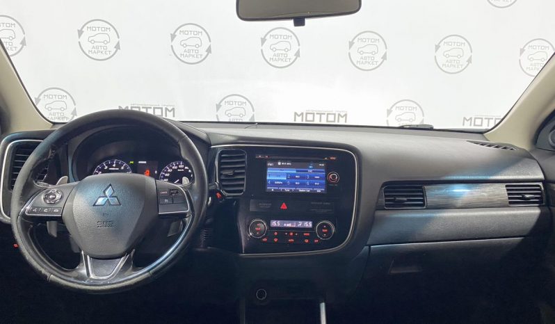 Mitsubishi Outlander, 2016 full
