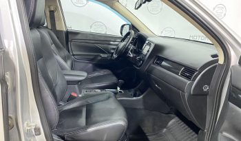 Mitsubishi Outlander, 2016 full