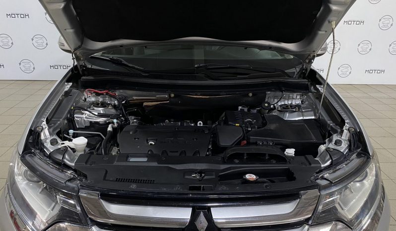 Mitsubishi Outlander, 2016 full