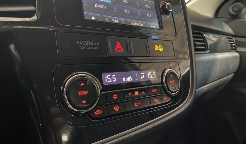 Mitsubishi Outlander, 2016 full