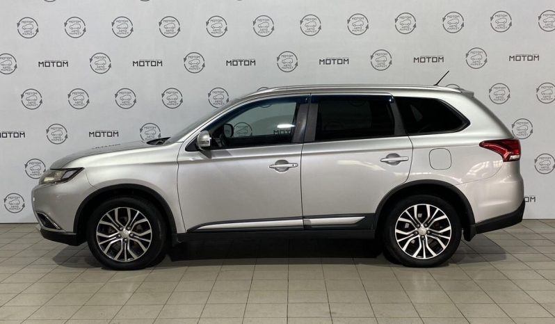Mitsubishi Outlander, 2016 full