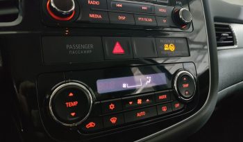 Mitsubishi Outlander, 2015 full