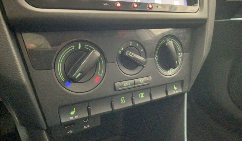 Skoda Rapid, 2017 full