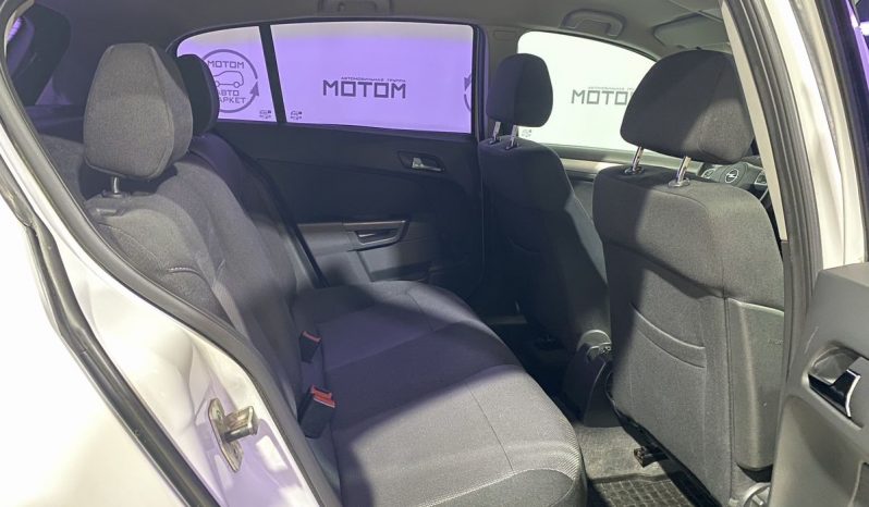 Opel Astra, 2011 full