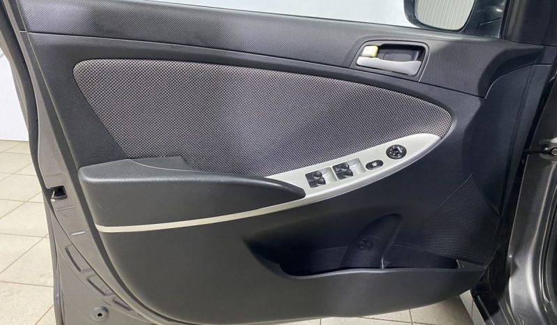 Hyundai Solaris, 2011 full