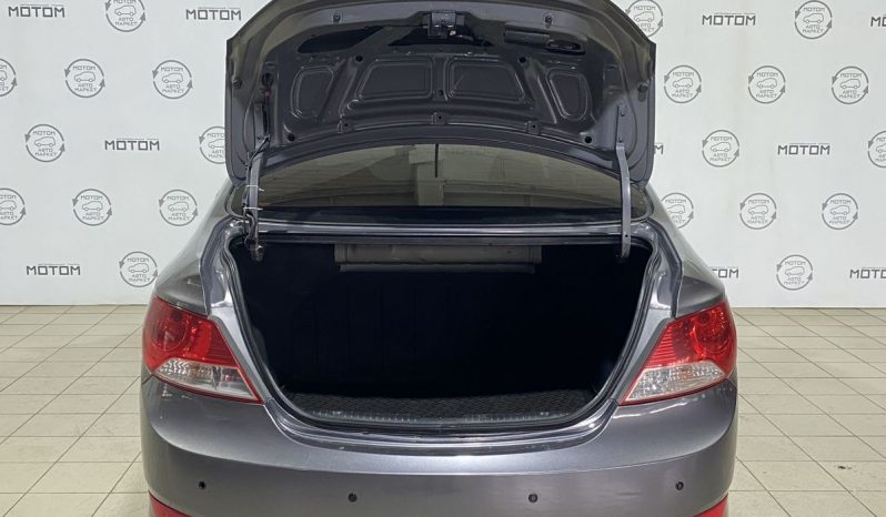 Hyundai Solaris, 2011 full