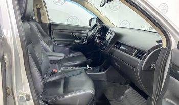 Mitsubishi Outlander, 2016 full