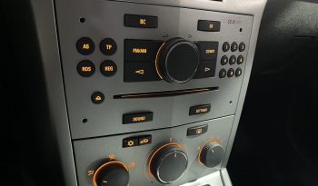 Opel Astra, 2011 full