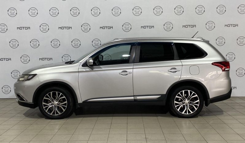 Mitsubishi Outlander, 2016 full