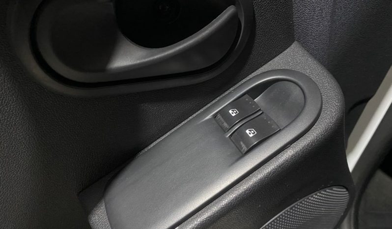 Renault Duster, 2012 full