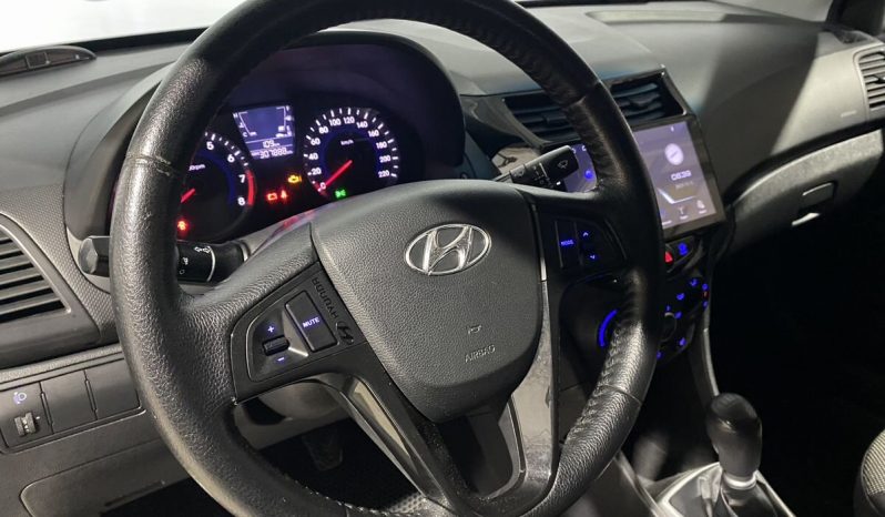 Hyundai Solaris, 2011 full