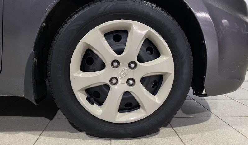 Hyundai Solaris, 2011 full