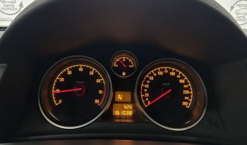 Opel Astra, 2011 full