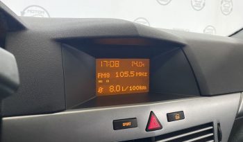 Opel Astra, 2011 full