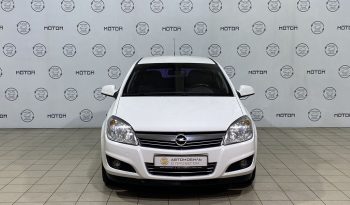 Opel Astra, 2011 full
