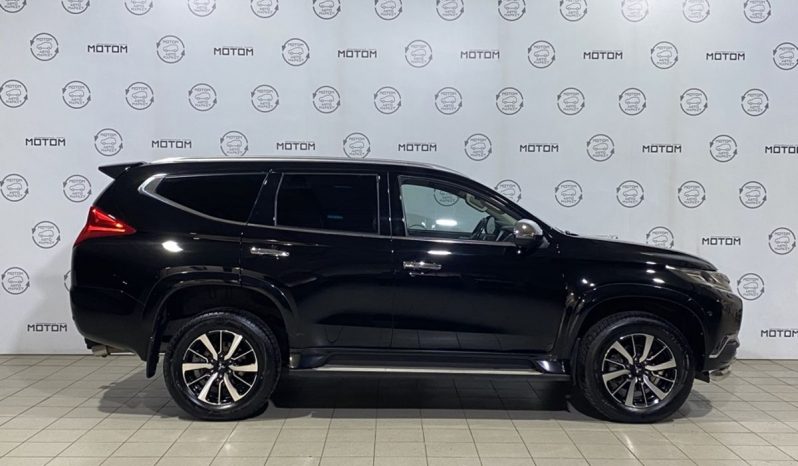 Mitsubishi Pajero Sport, 2017 full