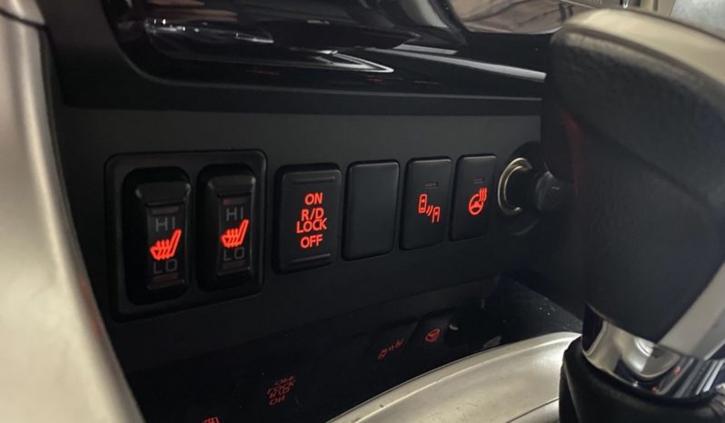 Mitsubishi Pajero Sport, 2017 full