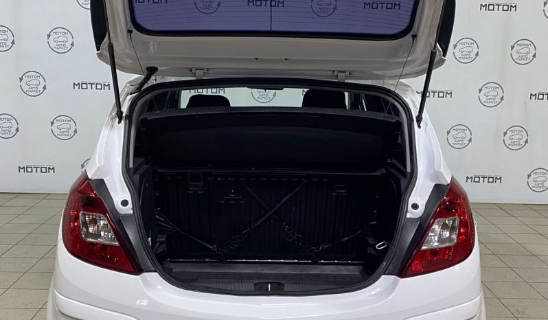 Opel Corsa, 2010 full