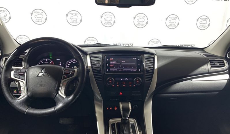 Mitsubishi Pajero Sport, 2017 full