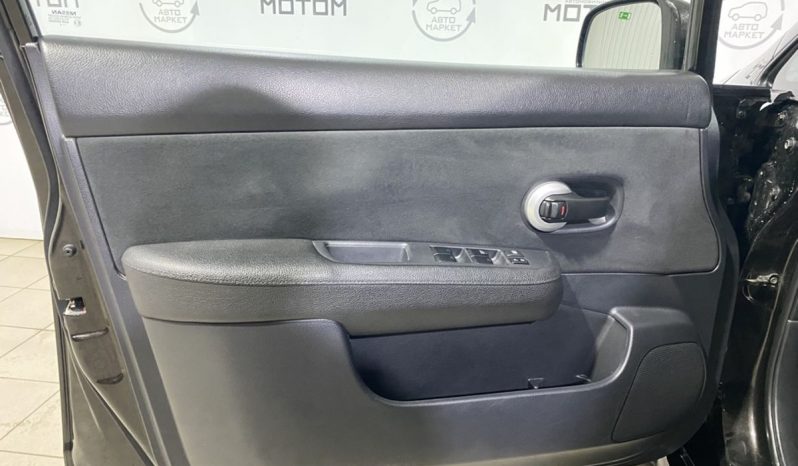 Nissan Tiida, 2012 full