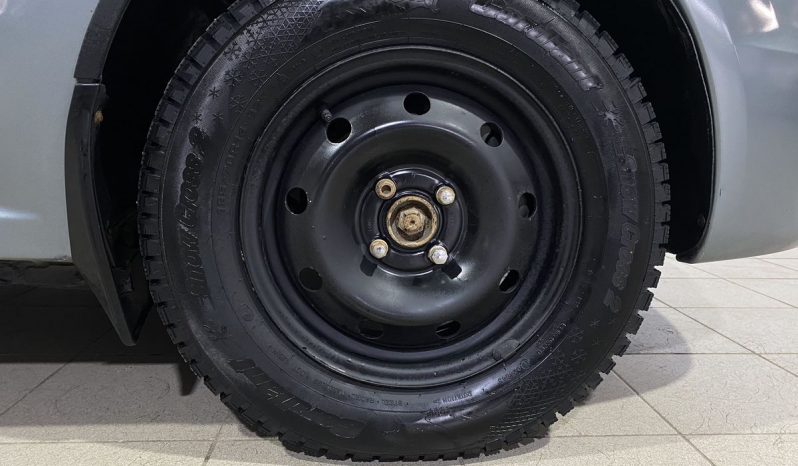 Renault Logan, 2011 full