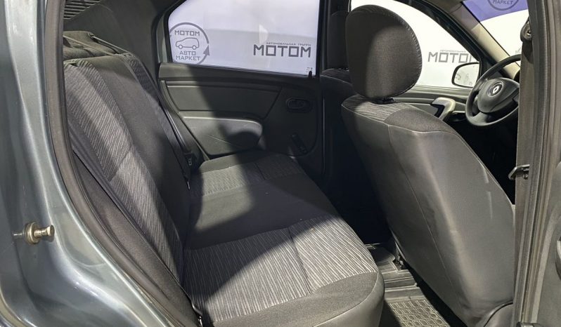 Renault Logan, 2011 full