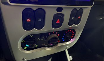 Renault Logan, 2011 full