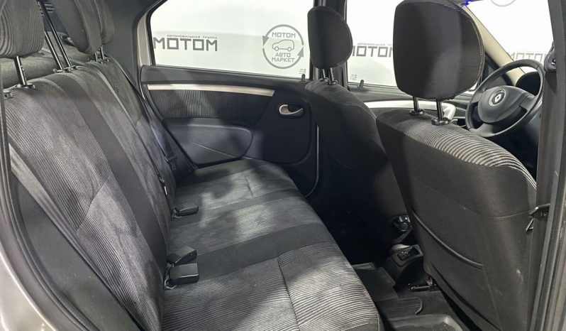 Renault Logan, 2013 full