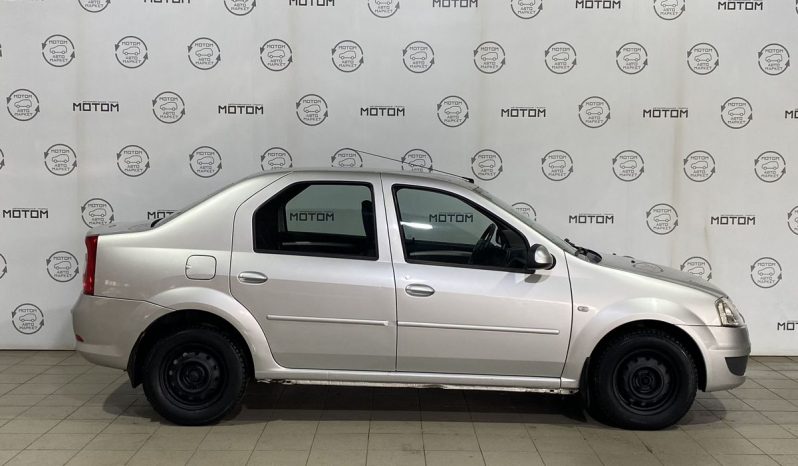 Renault Logan, 2013 full