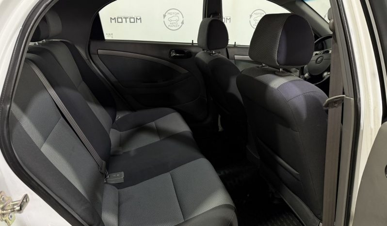 Chevrolet Lacetti, 2011 full